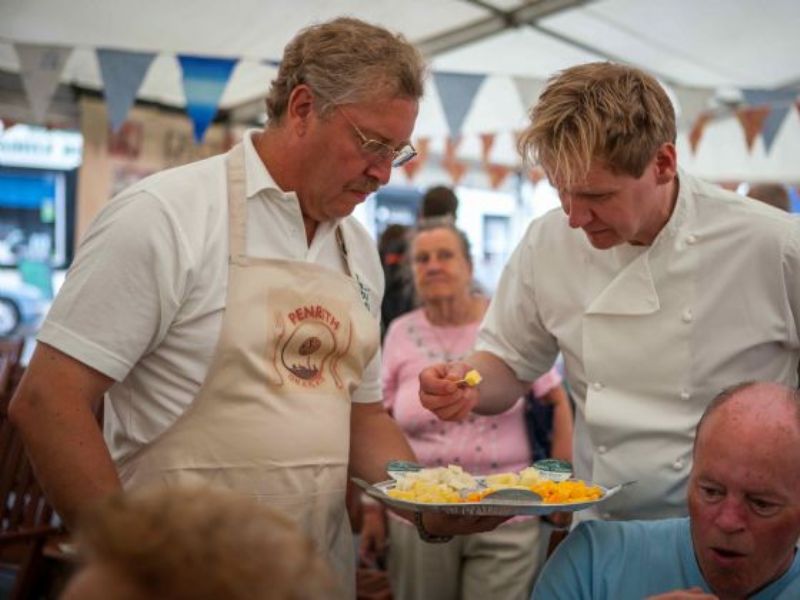 gordon ramsay lookalike